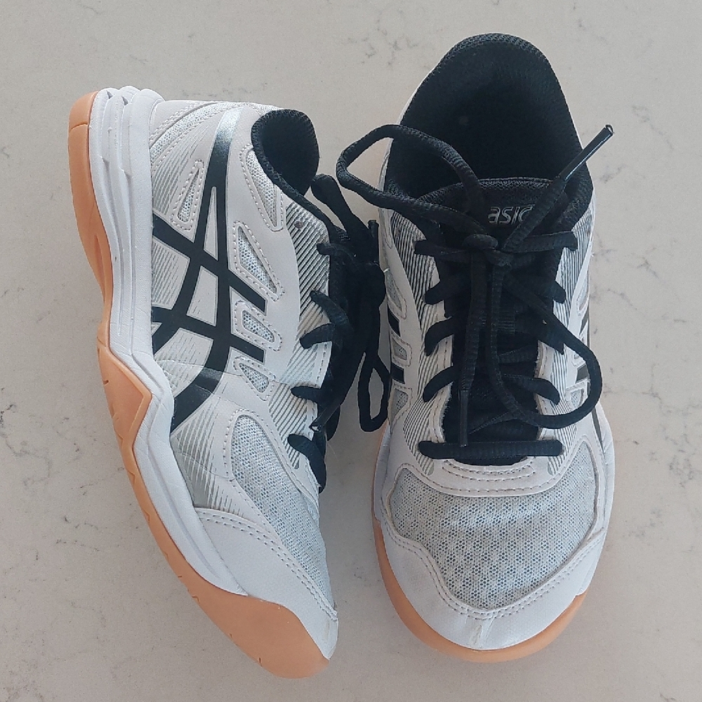 Asics Volleyball White and Black Sneakers with Gel Soles Size Youth 3